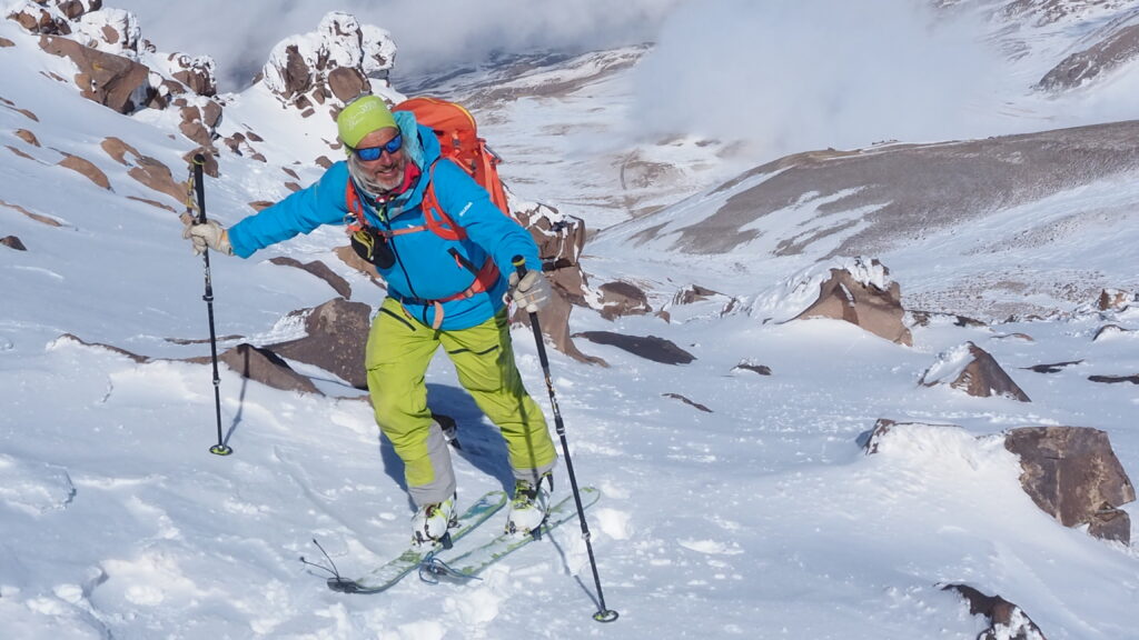 Andreas Höninger ist selbst gern in den Bergen unterwegs. Als Tourismusexperte sieht er notwendige Entwicklungen im Alpinismus. Foto: Hauser Exkursionen