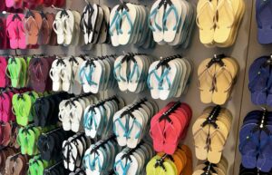 Havaianas in einem Souvenirshop