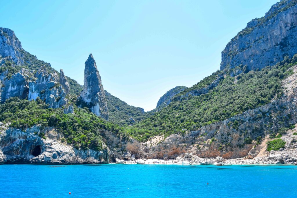 Felsnadel L'Aguglia Strand Cala Goloritze Golf von Orosei Bootstour Sardinien