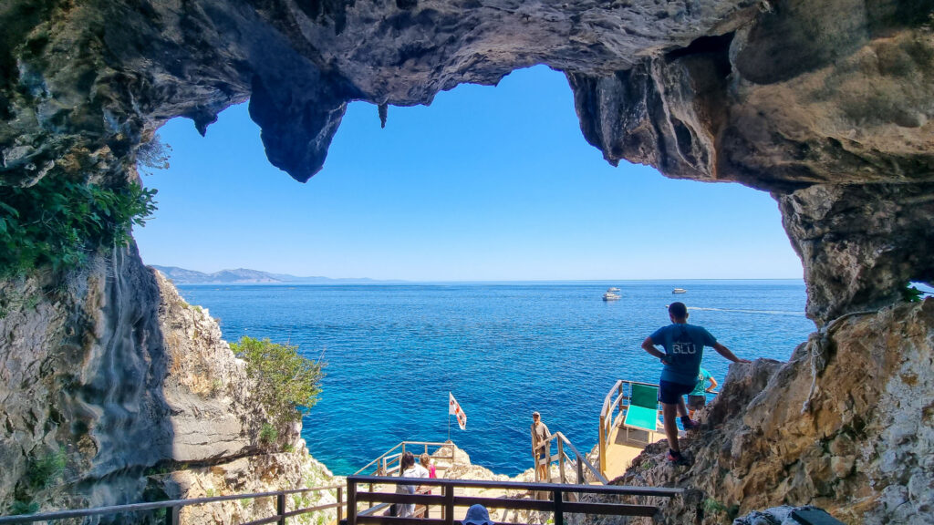 Eingang Tropfsteinhöhle Grotte Grotta del Fico Golf von Orosei Bootstour Sardinien