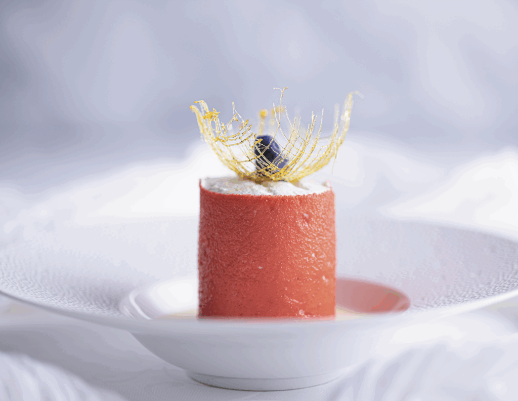 Gericht aus dem französischen Spezialitäten-Restaurant Chartreuse an Bord des Kreuzfahrtschiffes Regent Seven Seas Grandeur