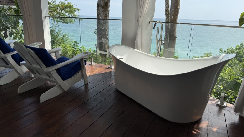 Badespass mit Blick auf den Ozean - Jamaika vibes