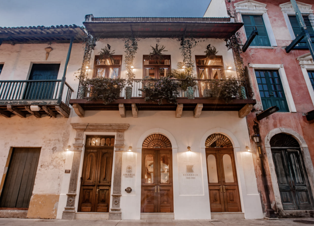 Die Außenfassade des Hotels Amarla im Viertel Casco Vejo in Panama City
