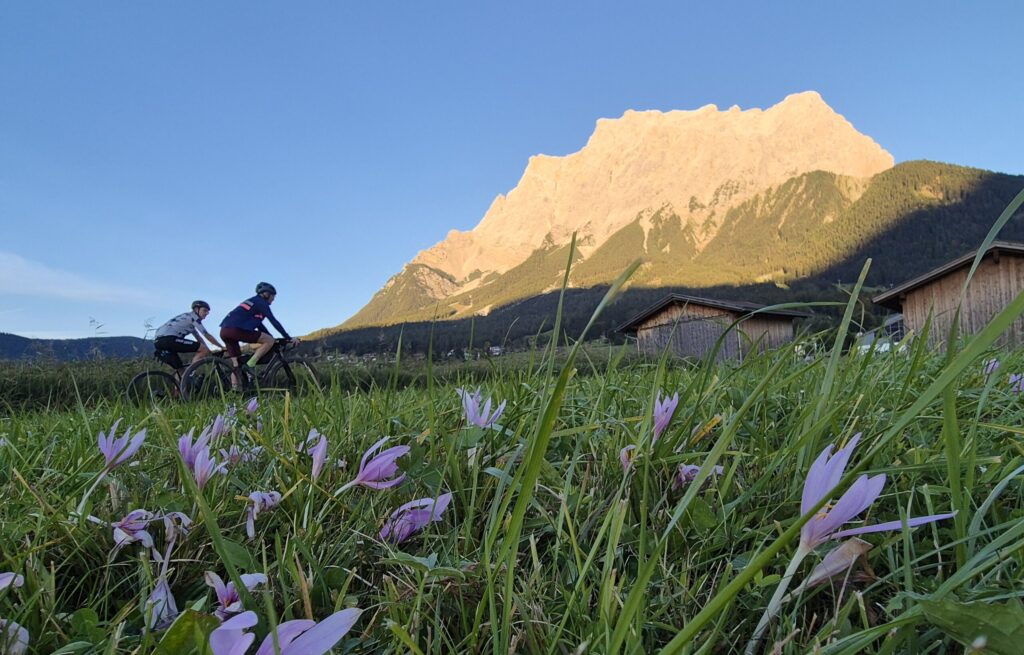 Die Zugspitze in der Abendsonne.