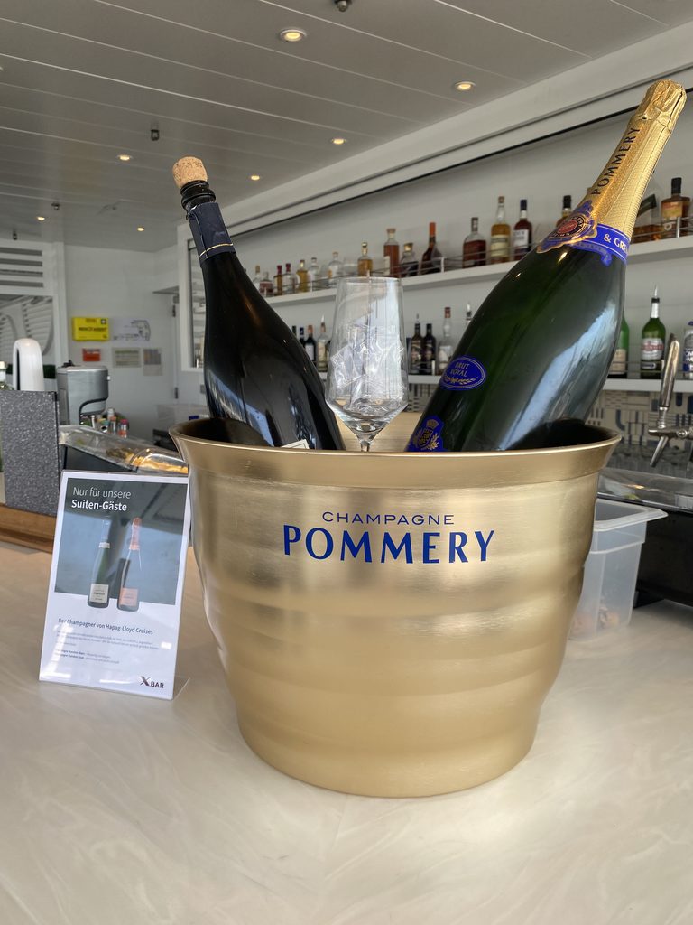 Der Champagner gehört für viele Gäste zum X Bereich dazu.