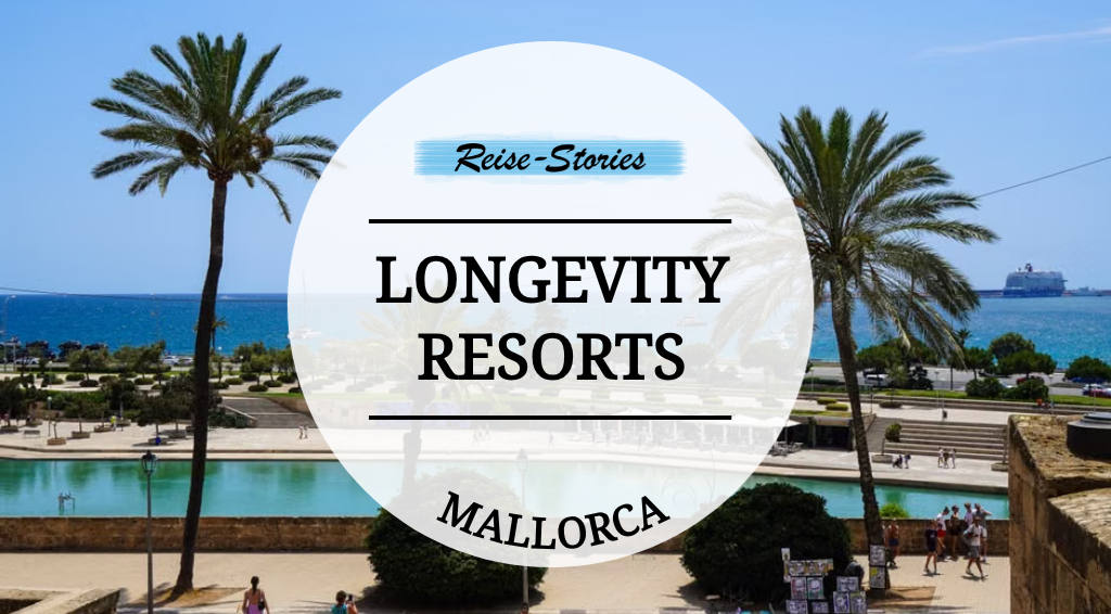 Mallorcas Küste mit Palmen und dem Titel Longevity Resorts Mallorca
