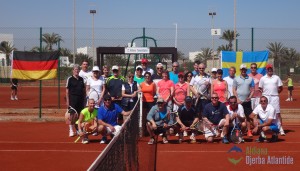 Die 24 Teilnehmer des Aldiana TennisGipfel 2015 mit den Star-Coaches und den Organisatoren