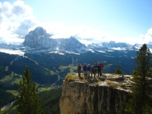 Wer mit Wanderführer Pauli vom Hotel Adler unterwegs ist, lernt herrliche Ausblicke kennen; Foto Hotel Adler