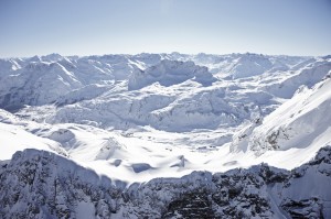 Warth-Schröcken gehört zum Skigebiet Arlberg mit   305 Pistenkilometern und 87 Liftanlagen