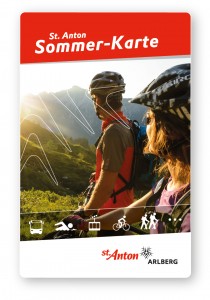 Die St. Anton Sommer-Karte im praktischen Kreditkartenformat bietet viele Gratis-Angebote Foto: TVB St. Anton am Arlberg  