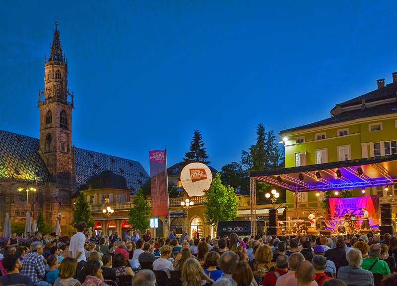Der Waltherplatz in Bozen als Konzertsaal | (c) SJF
