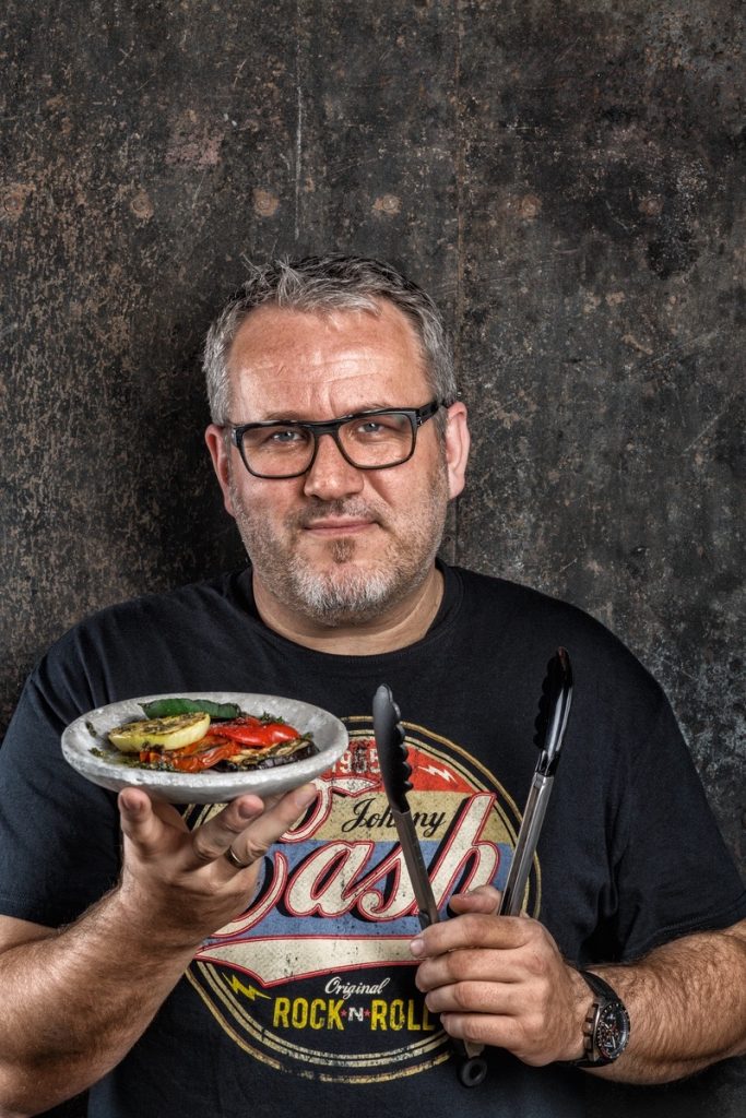 Sellawie.com: Grill-Vizeweltmeister Tom Heinzle grillt gern auf dem Green Egg